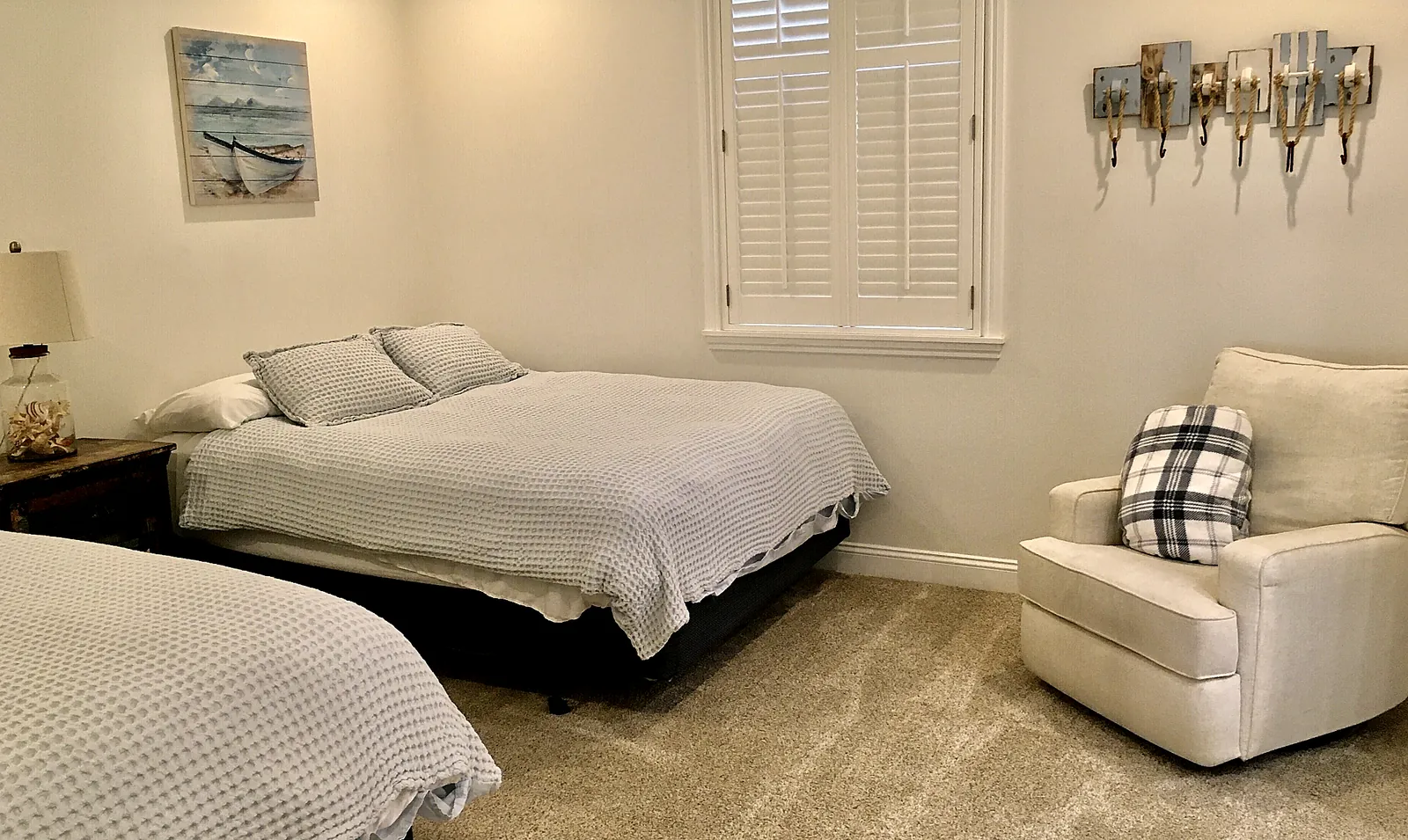Bedroom 3 with two queen beds